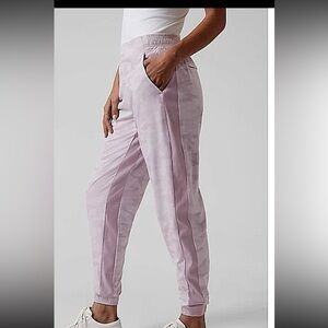 💞Athleta Brooklyn Lined Camo Jogger Pants- 10T